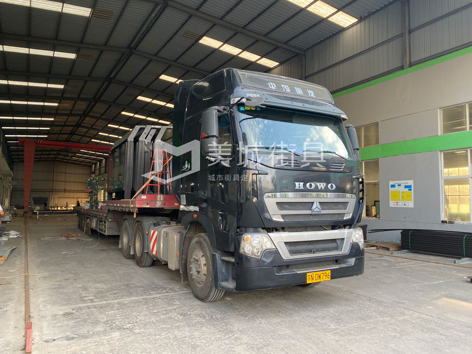 2022.9.21美城街具供應咸陽候車亭第二車發(fā)貨現(xiàn)場 2022.9.21美城街具供應咸陽候車亭第二車發(fā)貨現(xiàn)場